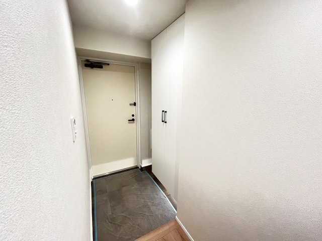 【玄関】 | ソフィア東伏見　(保谷店) | シューズボックス付なのでスッキリとした玄関を保ちやすいです。