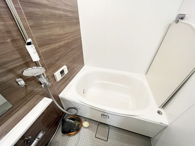 【浴室】 | ソフィア東伏見　(保谷店) | 防カビ対策や雨の日のお洗濯にも活躍する換気乾燥機付きユニットバス。※画像内の家具、小物類等は販売価格に含まれておりません。