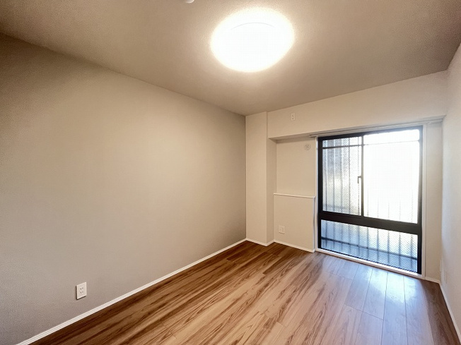 【寝室】 | ソフィア東伏見　(保谷店) | 6帖/さまざまな家具を取り入れやすいナチュラルな内装。