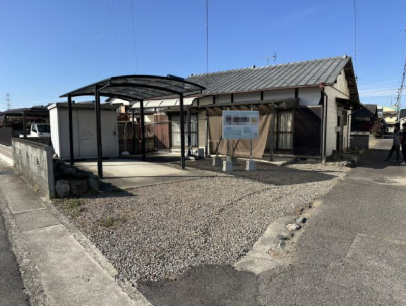 東雲町3丁目　中古戸建の駐車場