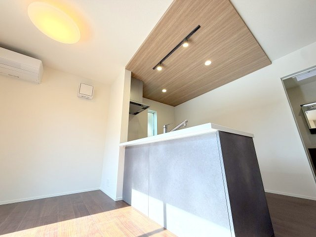 あきる野市小川東1丁目全1棟　新築戸建の玄関