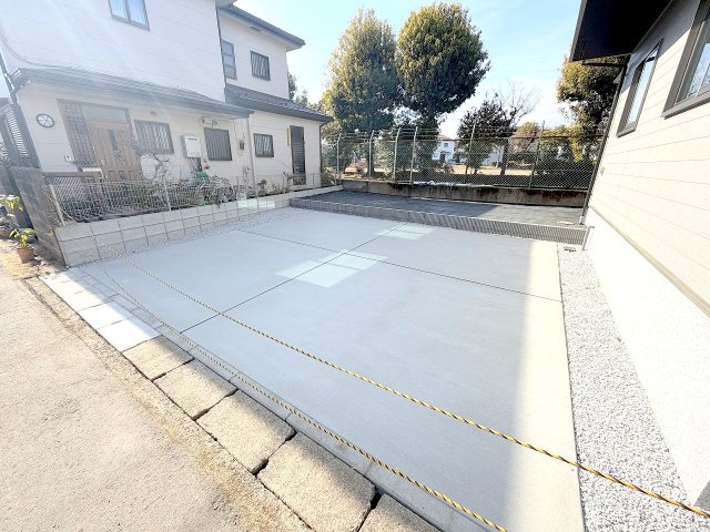 あきる野市小川東1丁目全1棟　新築戸建の駐車場