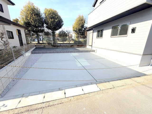 あきる野市小川東1丁目全1棟　新築戸建の駐車場