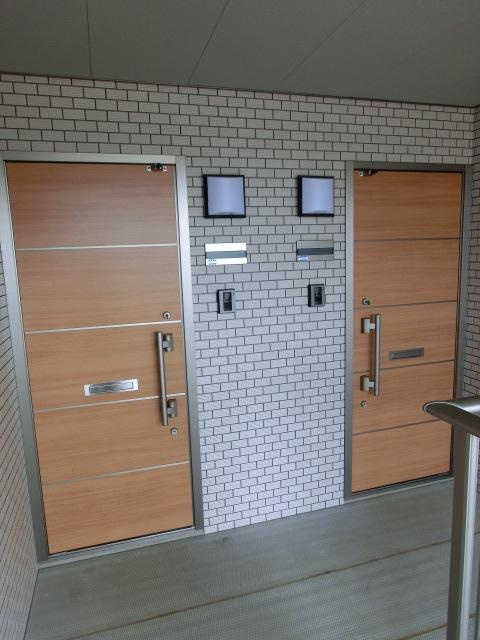 モデラートＮｅｏ　Ｂ棟の玄関