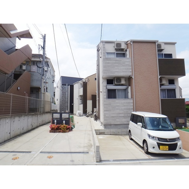 福岡市城南区七隈７丁目のアパートの駐車場