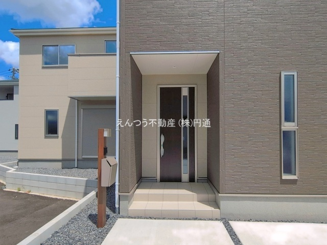 リーブルガーデン東印場町の玄関