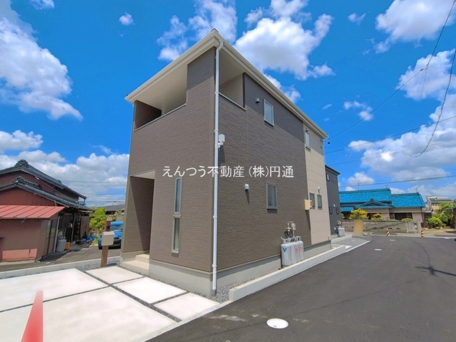 リーブルガーデン東印場町の前面道路含む現地写真
