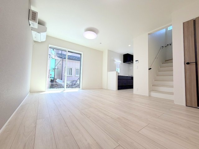 あきる野市上代継全1棟　新築戸建の居間・リビング