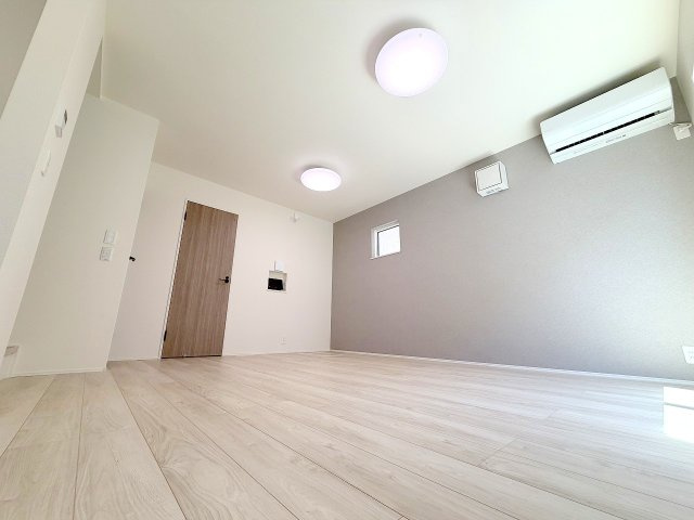 あきる野市上代継全1棟　新築戸建の居間・リビング