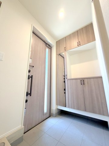あきる野市上代継全1棟　新築戸建の玄関