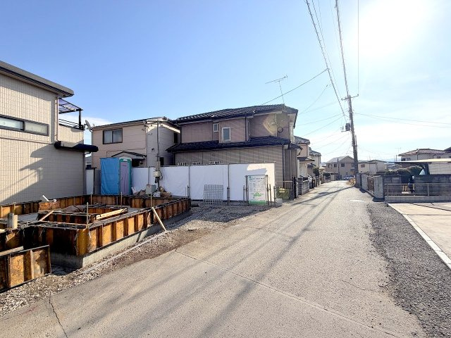 あきる野市上代継全1棟　新築戸建の前面道路含む現地写真