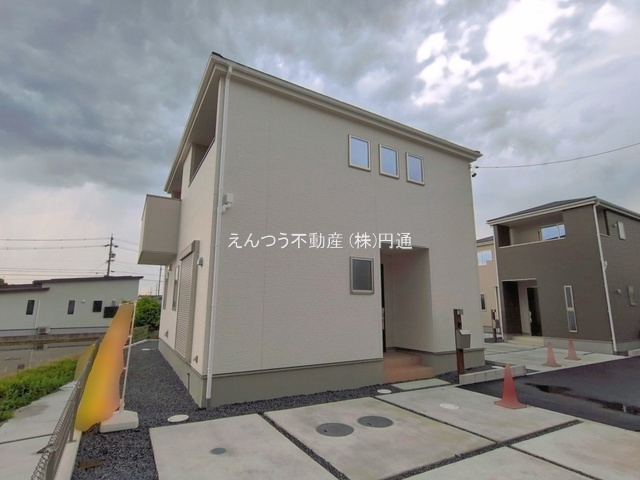 リーブルガーデン東印場町の前面道路含む現地写真