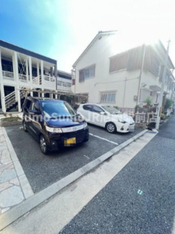 レオネクストエルテⅢの駐車場|外観もきれいです