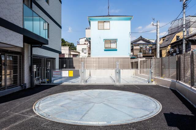 ザ・パークハビオ三軒茶屋の駐車場