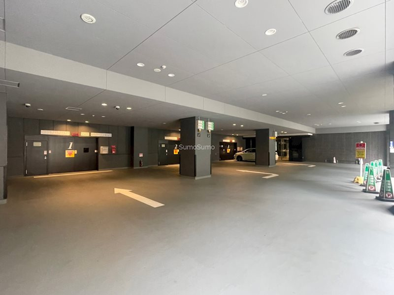 プレサンスレジェンド堺筋本町タワーの駐車場|駐車場です