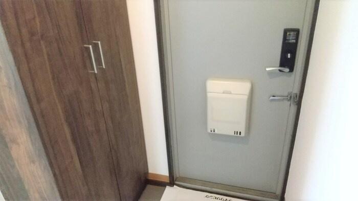 サンハイツフレマリールAの玄関