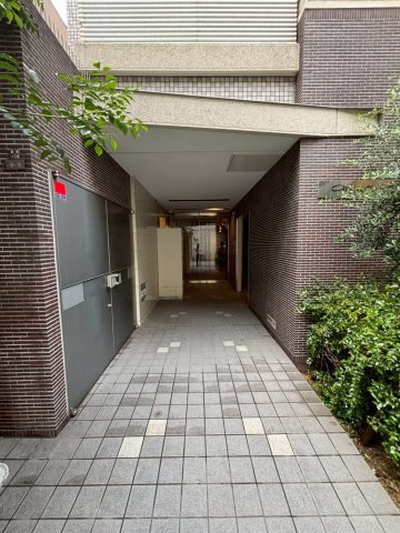 ALIVIO新町のエントランス|落ち着いたエントランスです