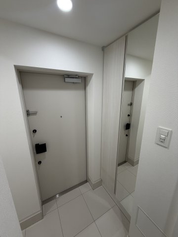 GENOVIA世田谷桜の玄関