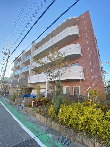 Xpavela甲東園(クラニア甲東園)の外観