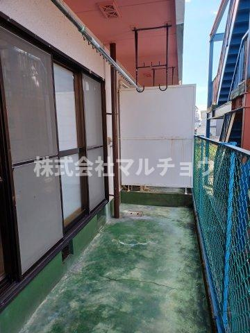 梅ヶ丘ダイケンのバルコニー|外からの目が気にならないバルコニーで洗濯物が干せます