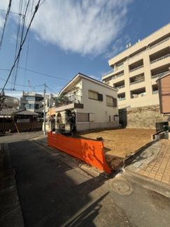 【前面道路含む現地写真】