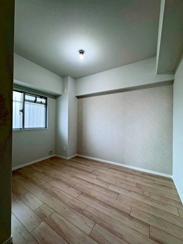 日商岩井太子橋マンションの洋室