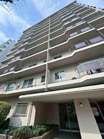 日商岩井太子橋マンションの外観|南西角部屋につき陽当り良好！
広々引き回しバルコニー付きで風通しの良いお部屋です