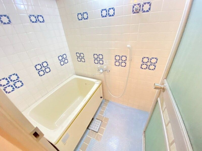 【浴室】 | パークサイド柴原 | ※同タイプの写真となり、実際のお部屋とは異なる場合があります