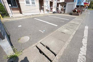 【駐車場】