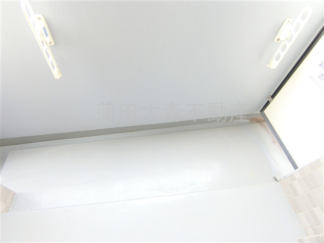 ヴェルステージ蒲田のバルコニー|物干し金具付きのバルコニー　