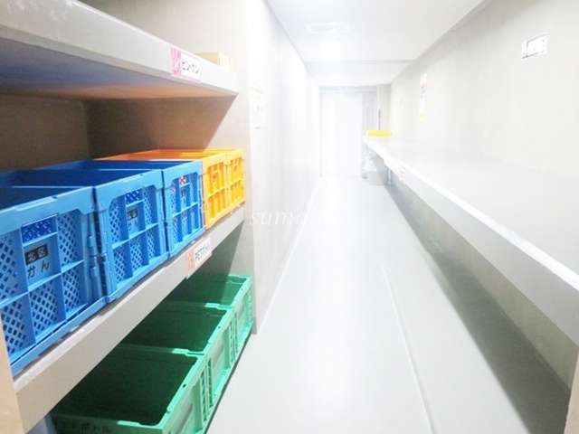 AZEST浮間舟渡のその他共用部分|嬉しい常時ゴミ置場♪