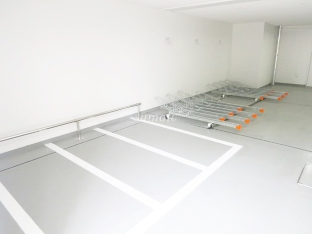 AZEST浮間舟渡のその他共用部分|バイク置場もあります☆