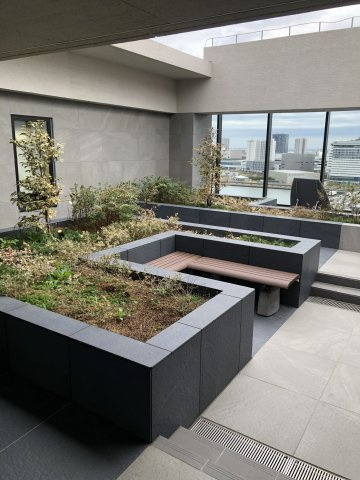 共用施設【SEA E棟 SORA TERRACE】
緑に包まれた見晴らしのよい屋上空間