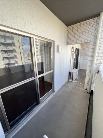 大阪市城東区成育２丁目の賃貸マンションのバルコニー