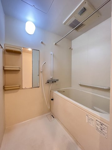 大阪市城東区成育２丁目の賃貸マンションの浴室