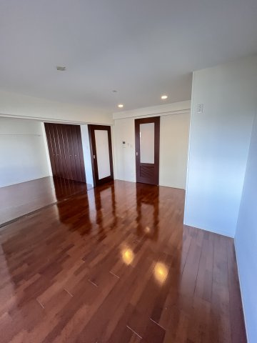 大阪市城東区成育２丁目の賃貸マンションの寝室