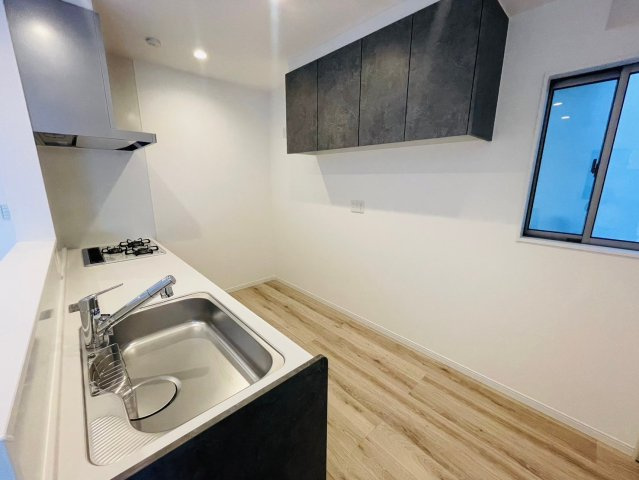 西京極東大丸町　新築参考Cプランの完成予想図|【施工例】
収納力も兼ね備えており、調理器具や調味料などスッキリお片付けできちゃいます！