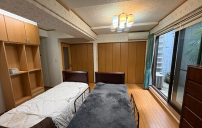 【洋室】 | 清瀬市上清戸1丁目 | 地下洋室10.5帖、ドライエリアもありますので日中も明るく、寝室、趣味の部屋など用途様々にお使いいただけます。