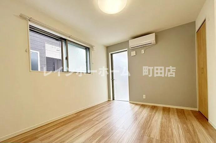 フルセイル高座渋谷２※初期費用分割あと払いサービス利用可能物件の居間・リビング