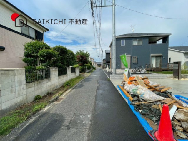 【前面道路含む現地写真】 | 久喜市本町2丁目2期　新築戸建　全3棟　1号棟