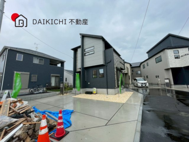 【前面道路含む現地写真】 | 久喜市本町2丁目2期　新築戸建　全3棟　1号棟