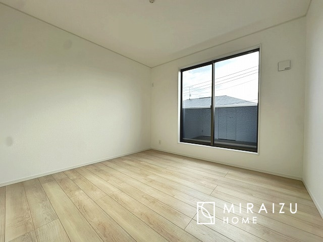 【寝室】 | 建物完成につき、実際のお部屋をごゆっくりご見学いただけます。お休みの日にご家族で見学はいかがでしょう。