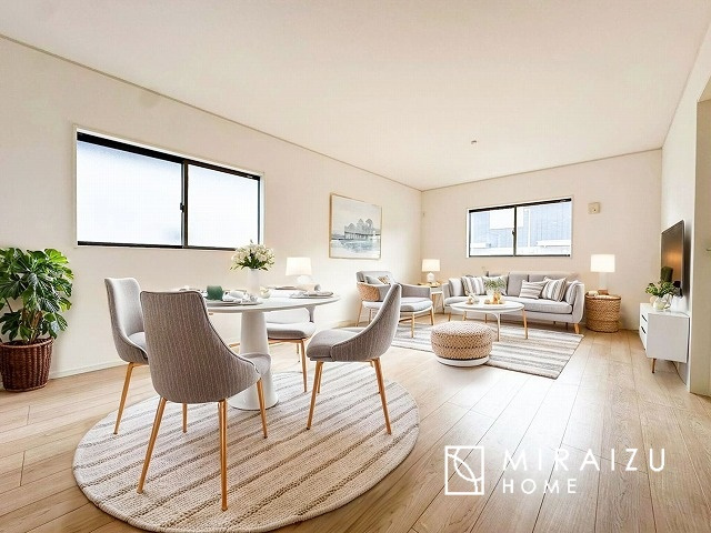 【居間・リビング】 | ※実際の写真に家具等を配置したイメージ画像です。食事を取るスペースもリラックスしてくつろげるスペースもお子さんが勉強するスペースも兼ね備えたリビングダイニング。