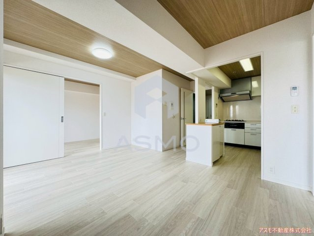 【居間・リビング】 | 同マンション、別部屋参考写真