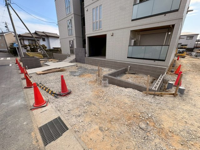 ラヴィアンローズの駐車場