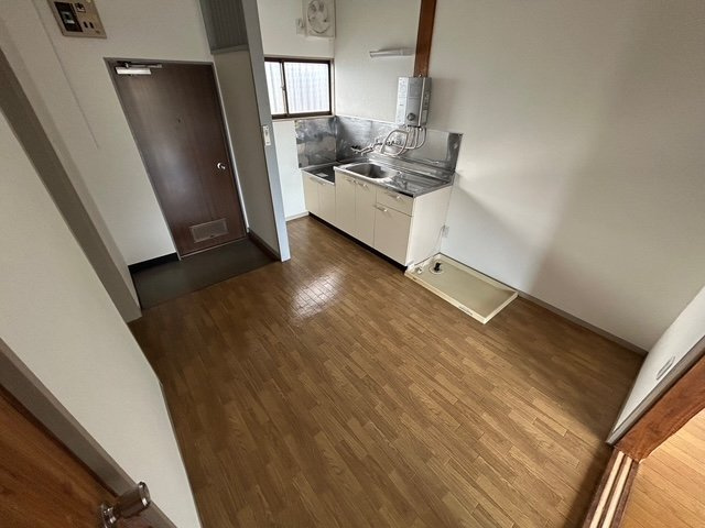 厚木市下荻野のアパートの玄関