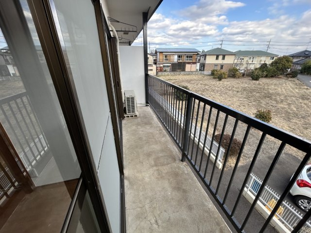 厚木市下荻野のアパートのバルコニー