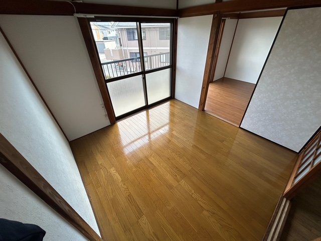 厚木市下荻野のアパートの居間・リビング