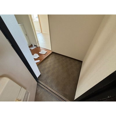 【玄関】 | セジュールマンション | 収納もある玄関です