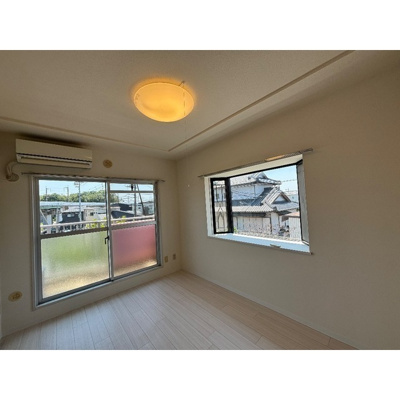 【居間・リビング】 | セジュールマンション | ゆったりとした居間です